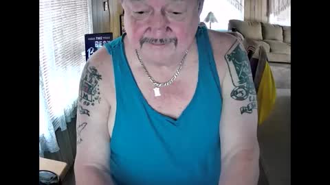 Snapshot of littled83057 chatting on 2, 10, 2025 Littled83057 online show from 2, 10, 2025