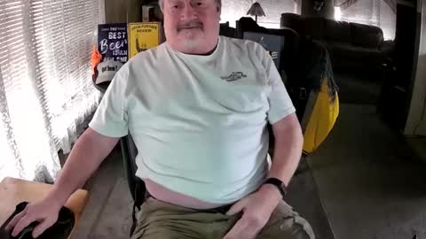 Littled83057 online show from 20, 2, 2026