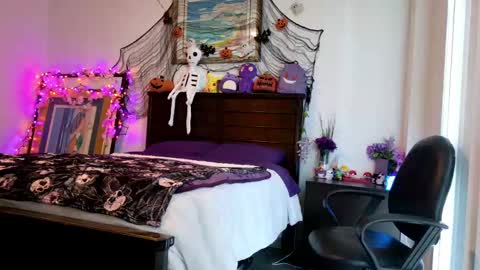 littledeathtrap online show from 26, 9, 2025