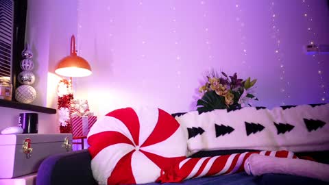 Emily Hill online show from 19, 12, 2025