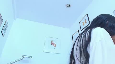 Snapshot of littlee_emilyy_ chatting on 22, 12, 2024 Emily  online show from 22, 12, 2024