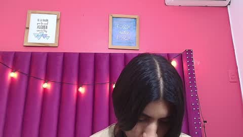 Snapshot of littlee_emilyy_ chatting on 23, 1, 2025 Emily  online show from 23, 1, 2025