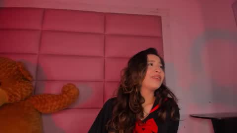 Snapshot of littlee_emma_ chatting on 22, 11, 2025 littlee_emma_ online show from 22, 11, 2025