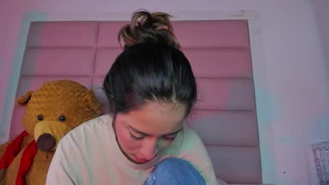 littlee_emma_ online show from 23, 12, 2025