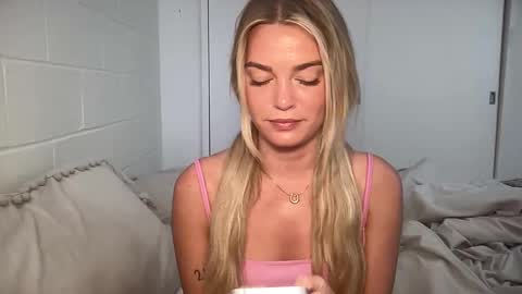 Marciabrady online show from 25, 2, 2025