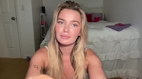 Marciabrady online show from 9, 9, 2025