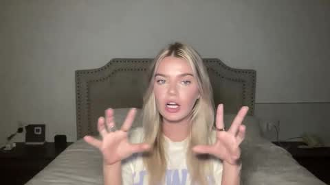 Marciabrady online show from 19, 11, 2025