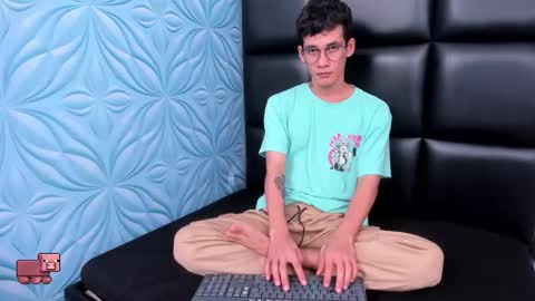 MAX online show from 24, 9, 2025