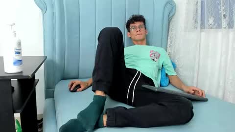 MAX online show from 27, 11, 2025