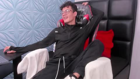 MAX online show from 28, 11, 2025