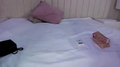 im olivia IG littleolivia01 online show from 22, 1, 2025