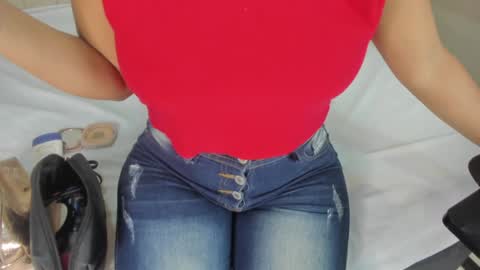 im olivia IG littleolivia01 online show from 31, 1, 2025