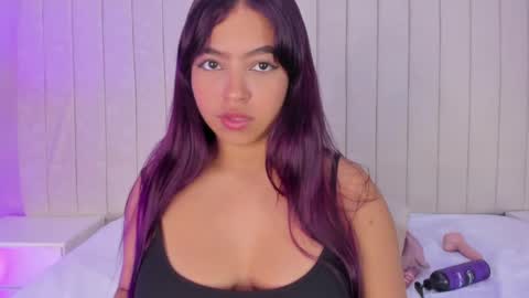 im olivia IG littleolivia01 online show from 11, 2, 2025