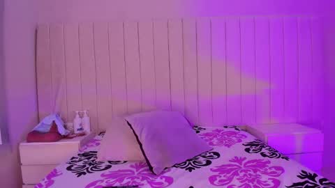 im olivia IG littleolivia01 online show from 22, 10, 2025