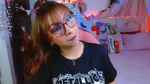Snapshot of littlerouse_ chatting on 23, 7, 2026 Ruby Rouse online show from 23, 7, 2026