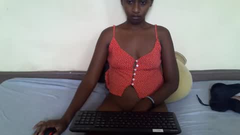 Snapshot of littlesandie chatting on 21, 2, 2025 littlesandie online show from 21, 2, 2025