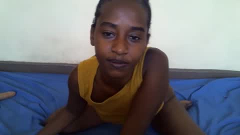 Snapshot of littlesandie chatting on 22, 10, 2025 littlesandie online show from 22, 10, 2025