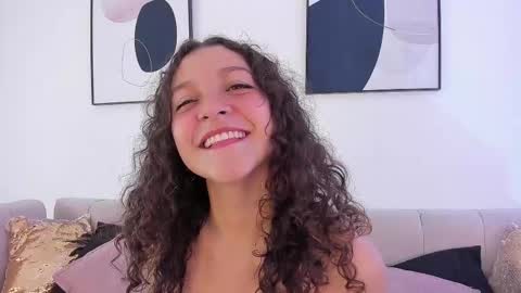 Snapshot of littlesoffi_gh chatting on 16, 2, 2025 online show from 16, 2, 2025