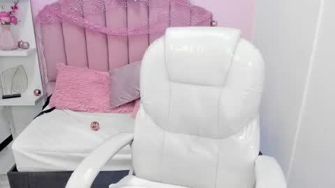  sofii  online show from 5, 3, 2026