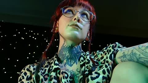 Niki  free tg channel with some photos gifs and info about streams  online show from 24, 12, 2024