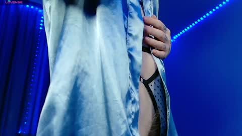 Niki  free tg channel with some photos gifs and info about streams  online show from 7, 1, 2025