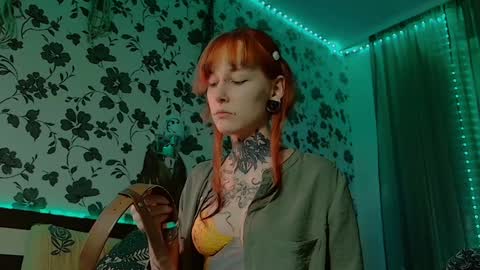 Niki  free tg channel with some photos gifs and info about streams  online show from 15, 1, 2025