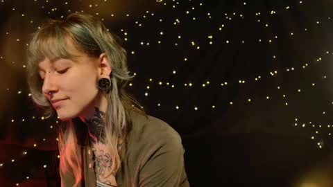 Niki  free tg channel with some photos gifs and info about streams  online show from 14, 1, 2026