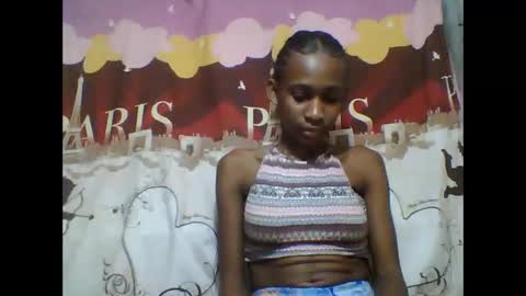 Snapshot of littleyanah chatting on 21, 9, 2025 yanah online show from 21, 9, 2025
