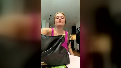 Nina online show from 20, 7, 2026