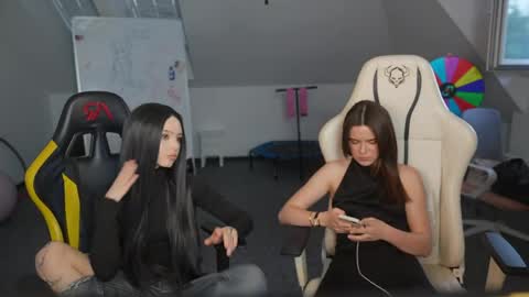 Snapshot of livehub054 chatting on 31, 5, 2026 Sheryl online show from 31, 5, 2026