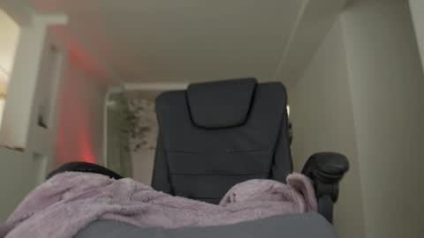 Emily  R online show from 20, 1, 2025