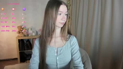 Snapshot of living_doll chatting on 9, 7, 2026 Living Doll online show from 9, 7, 2026