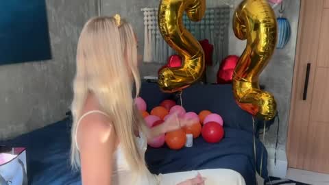 Snapshot of livslifee chatting on 31, 3, 2026 olivia online show from 31, 3, 2026