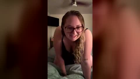 Snapshot of livyourfantasy chatting on 12, 6, 2026 Liv online show from 12, 6, 2026