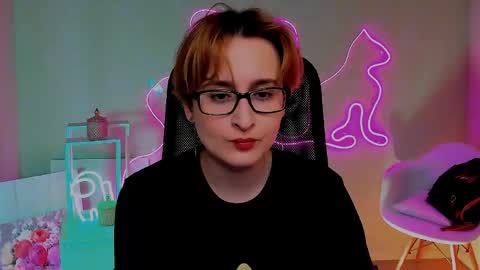 Snapshot of lixeluna chatting on 4, 5, 2026 LixeLuna online show from 4, 5, 2026