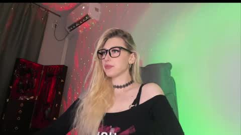 Snapshot of liya_ray chatting on 8, 3, 2026 Liya Ray online show from 8, 3, 2026