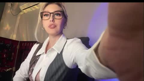 Snapshot of liya_ray chatting on 22, 3, 2026 Liya Ray online show from 22, 3, 2026