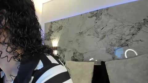 Liz  online show from 1, 12, 2025