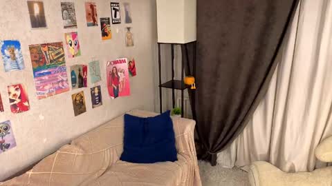 Lily online show from 6, 6, 2026