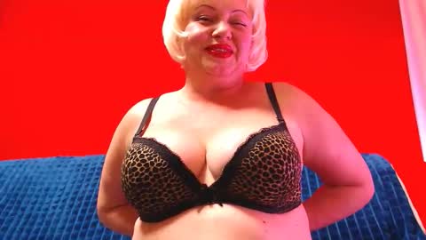 Snapshot of lizabrazzer chatting on 19, 4, 2026 LizaBrazzer online show from 19, 4, 2026