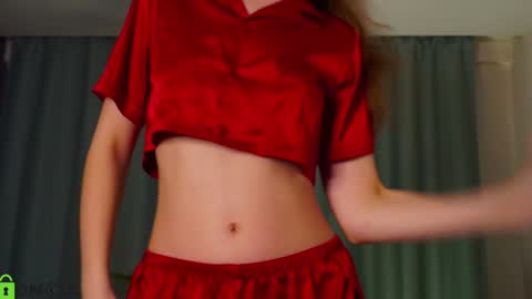 Snapshot of lizbethcoll chatting on 18, 12, 2024 Sunnheart online show from 18, 12, 2024