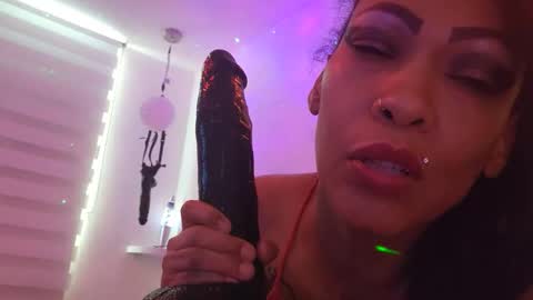 Snapshot of lizescobarxxx chatting on 5, 11, 2025 Mistress Liz Escobarxxx online show from 5, 11, 2025