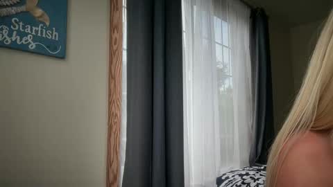 Snapshot of lizpurrxxx chatting on 9, 1, 2025 Liz Purr online show from 9, 1, 2025