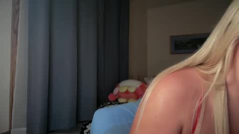 Snapshot of lizpurrxxx chatting on 6, 3, 2025 Liz Purr online show from 6, 3, 2025