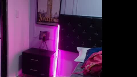 Snapshot of lizz_tender chatting on 19, 12, 2024 Lizz online show from 19, 12, 2024