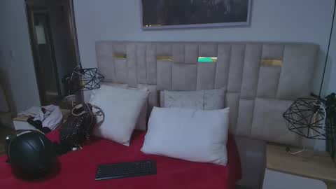 Snapshot of lizz_tender chatting on 22, 11, 2025 Lizz online show from 22, 11, 2025