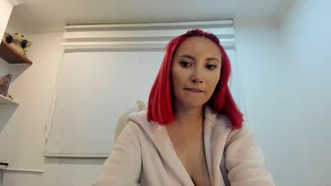 Snapshot of lizzdoux chatting on 11, 10, 2025 lizzdoux online show from 11, 10, 2025