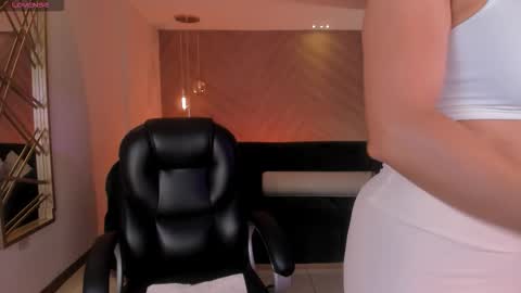 Lizzi  online show from 20, 11, 2025