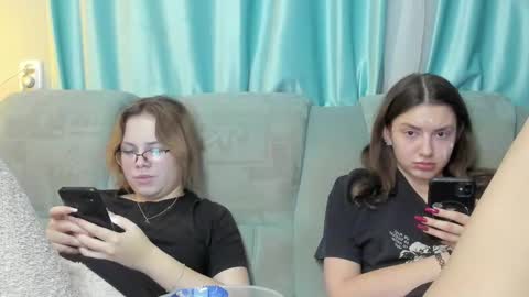 lizzi_muur online show from 12, 12, 2024