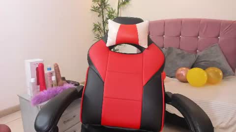 Snapshot of lizzie_williamss chatting on 14, 7, 2026 lizzie_williamss online show from 14, 7, 2026